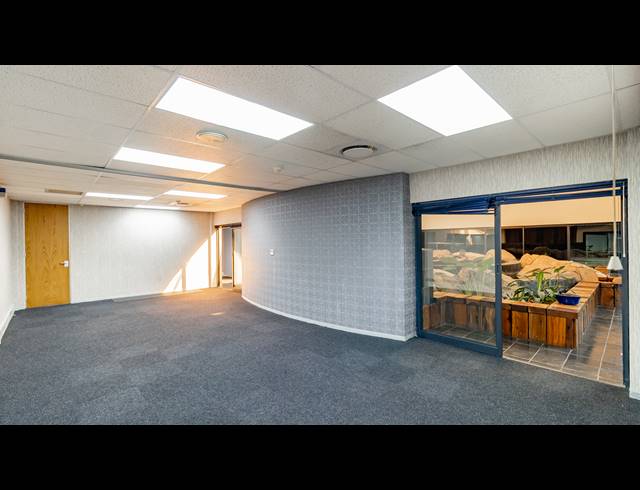 5,047M² OFFICE FOR SALE IN FERNDALE